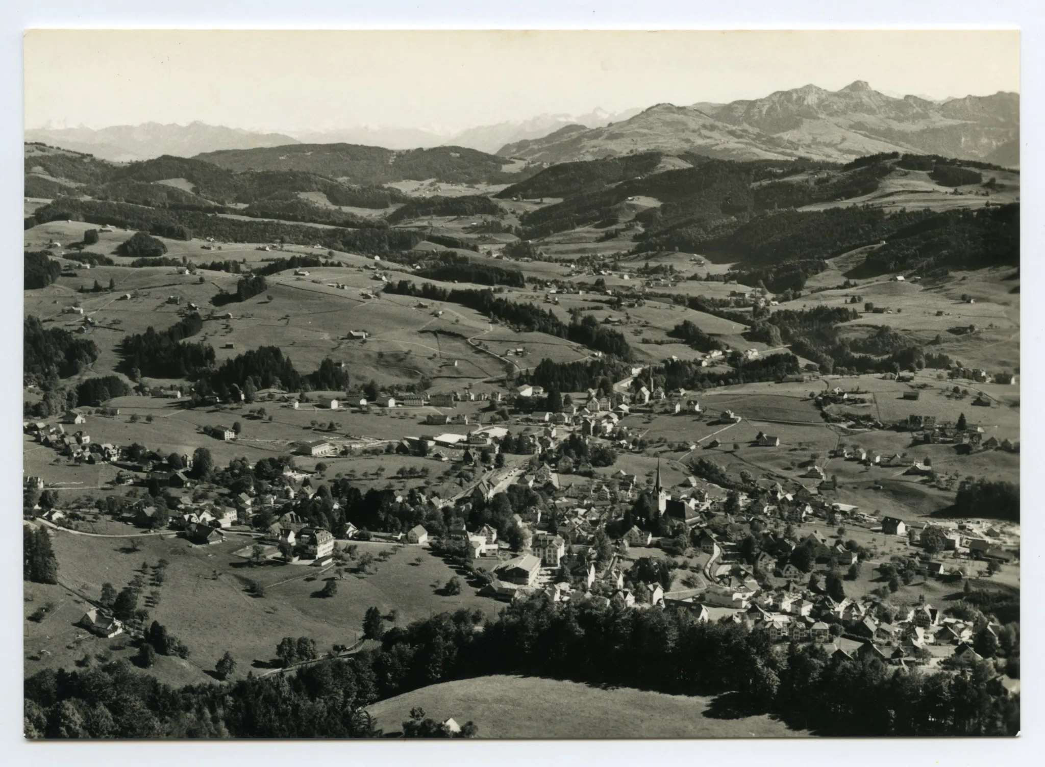 Dorfzentrum, Ebni bis alte Kath. Kirche. Blick Richtung Hoher Kasten, Kamor (vgl. Hc.14-13)