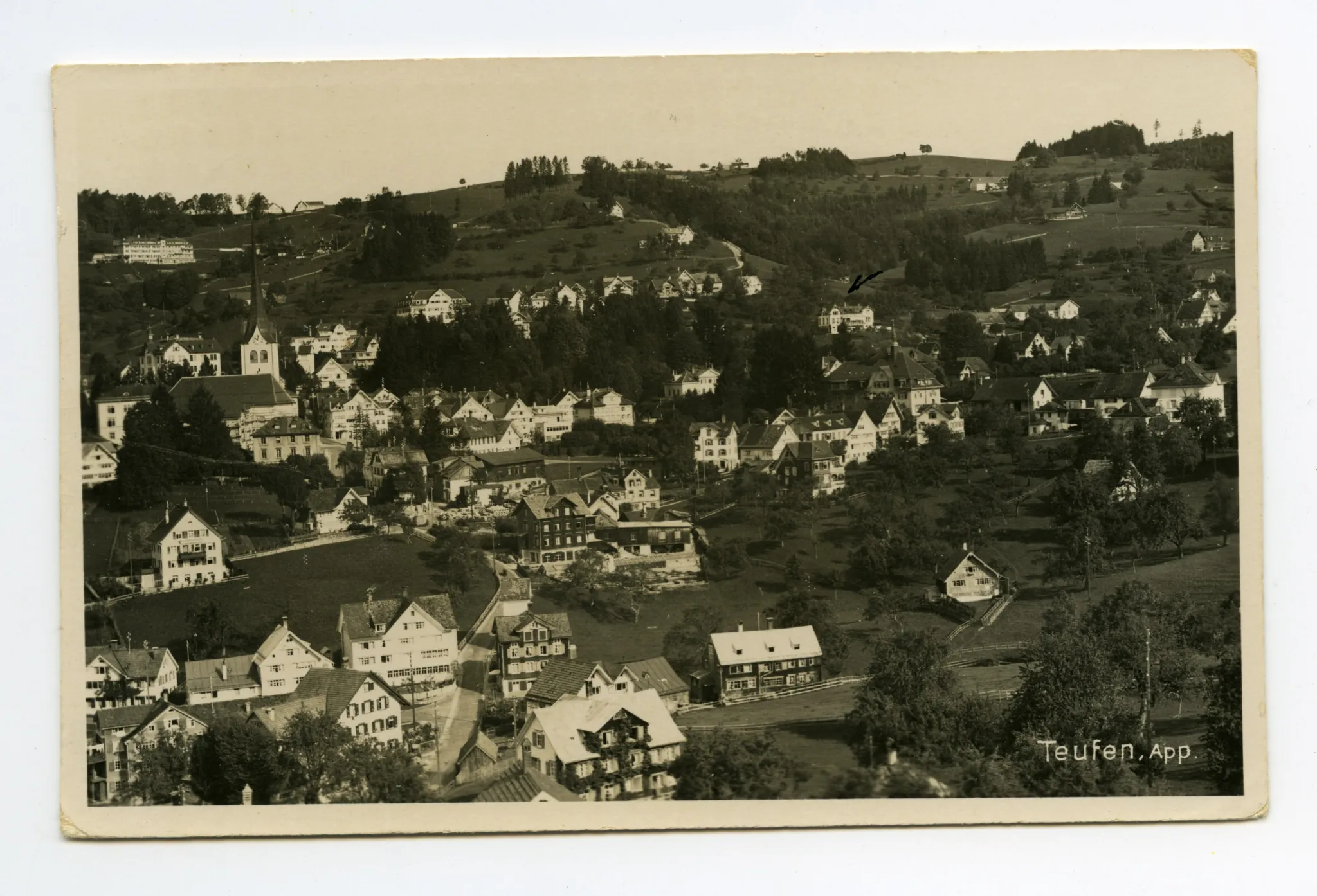 im Vordergrund Bächli, mit Krankenhaus (markiert mit handschriftl. Pfeil), Bahnhof (z.T.). Blick zu Bad Sonder, Schäflisegg, Hüslersegg