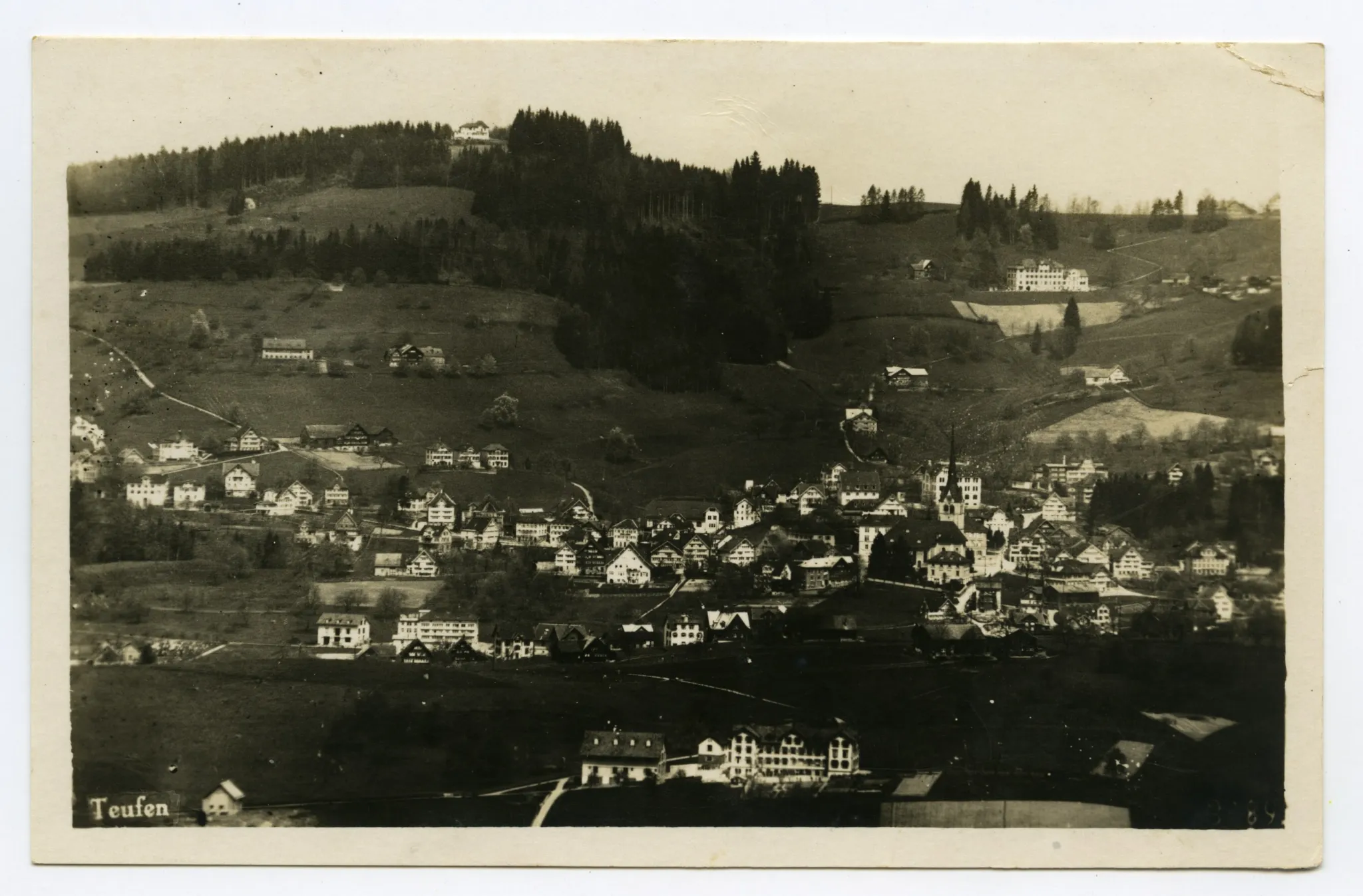 Vorne Waisenhaus Schönenbüel, Bächli, mit Bad Sonder und Fernblick. Blick zu Frölichsegg