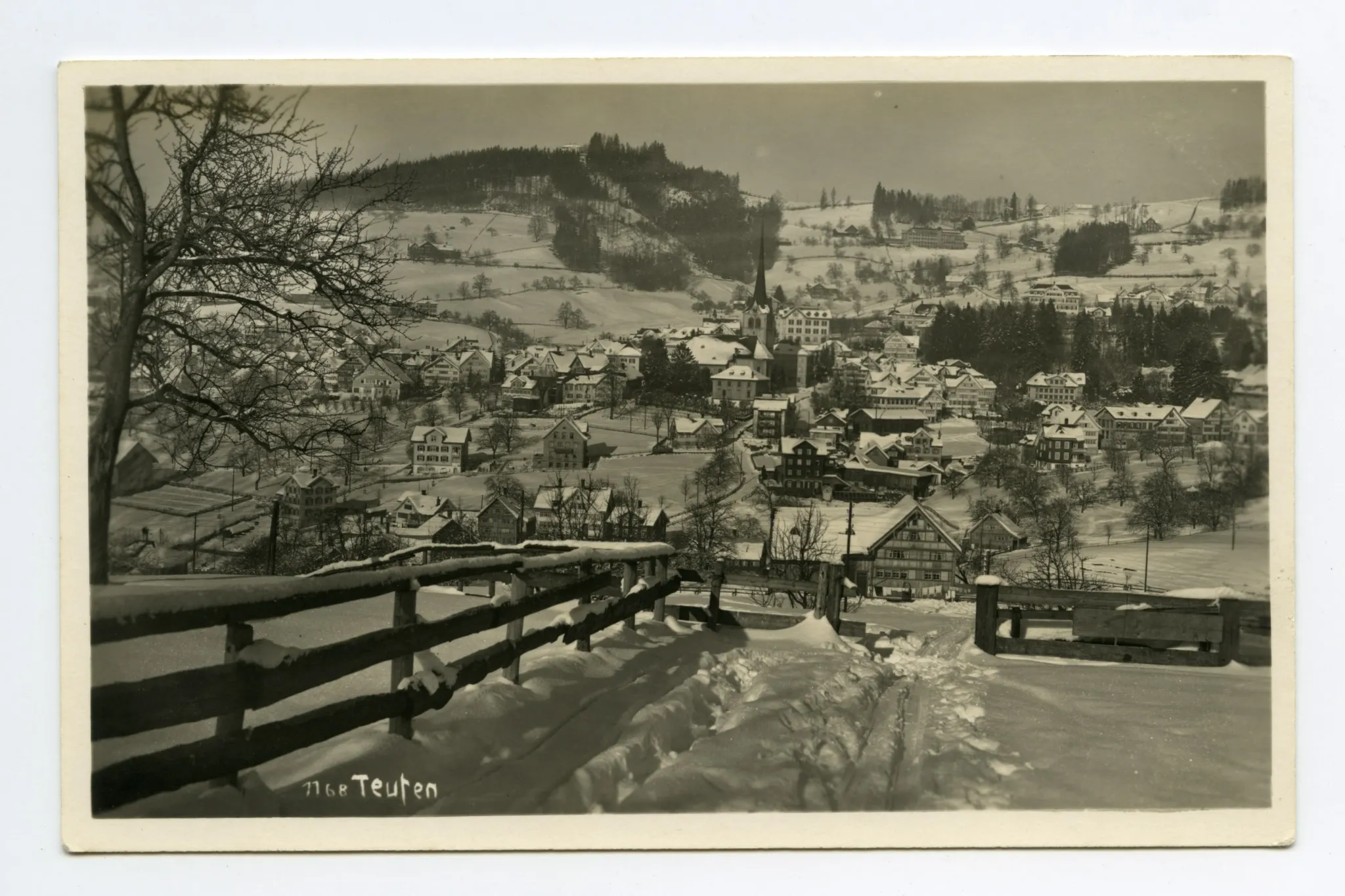 vom Schönenbüel aus. Mit Bad Sonder, Blick zu Frölichsegg und Schäflisegg
