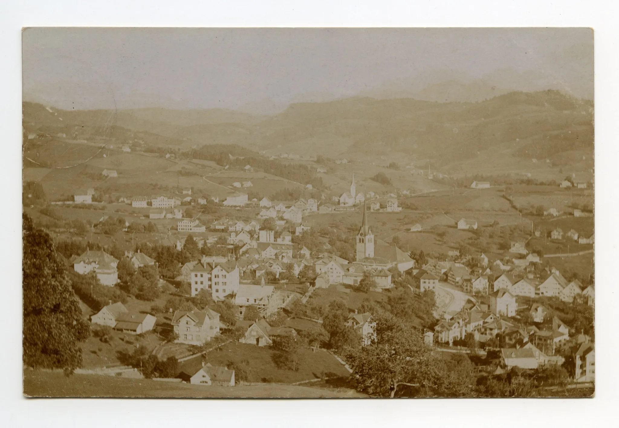 beide Dorfkirchen, mit neuem Bahnhof. Blick zu Steigbach/büeler