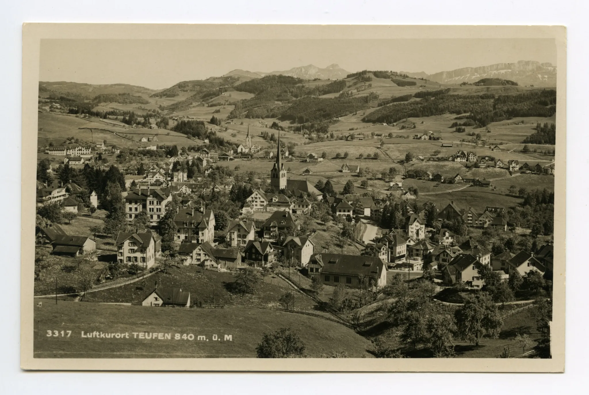 Alte Turnhalle, beide Dorfkirchen. Blick zu Steigbach, Fänern, Kamor/Hohem Kasten