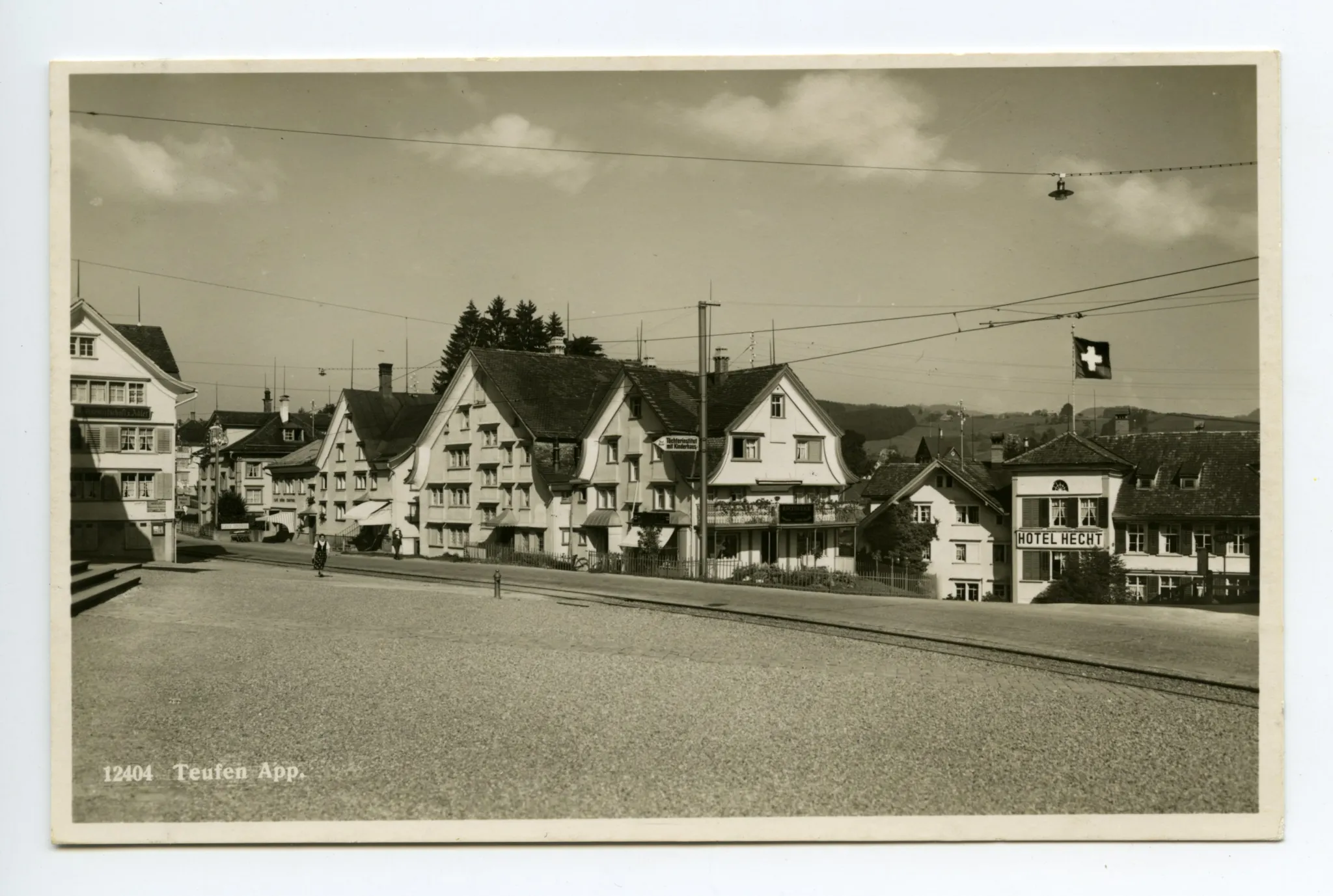 Einlenker Hechtstrasse, „Hecht“ mit Schweizerfahne auf dem Dach, Kornhändlerhaus, „Adler“, „Spörri“