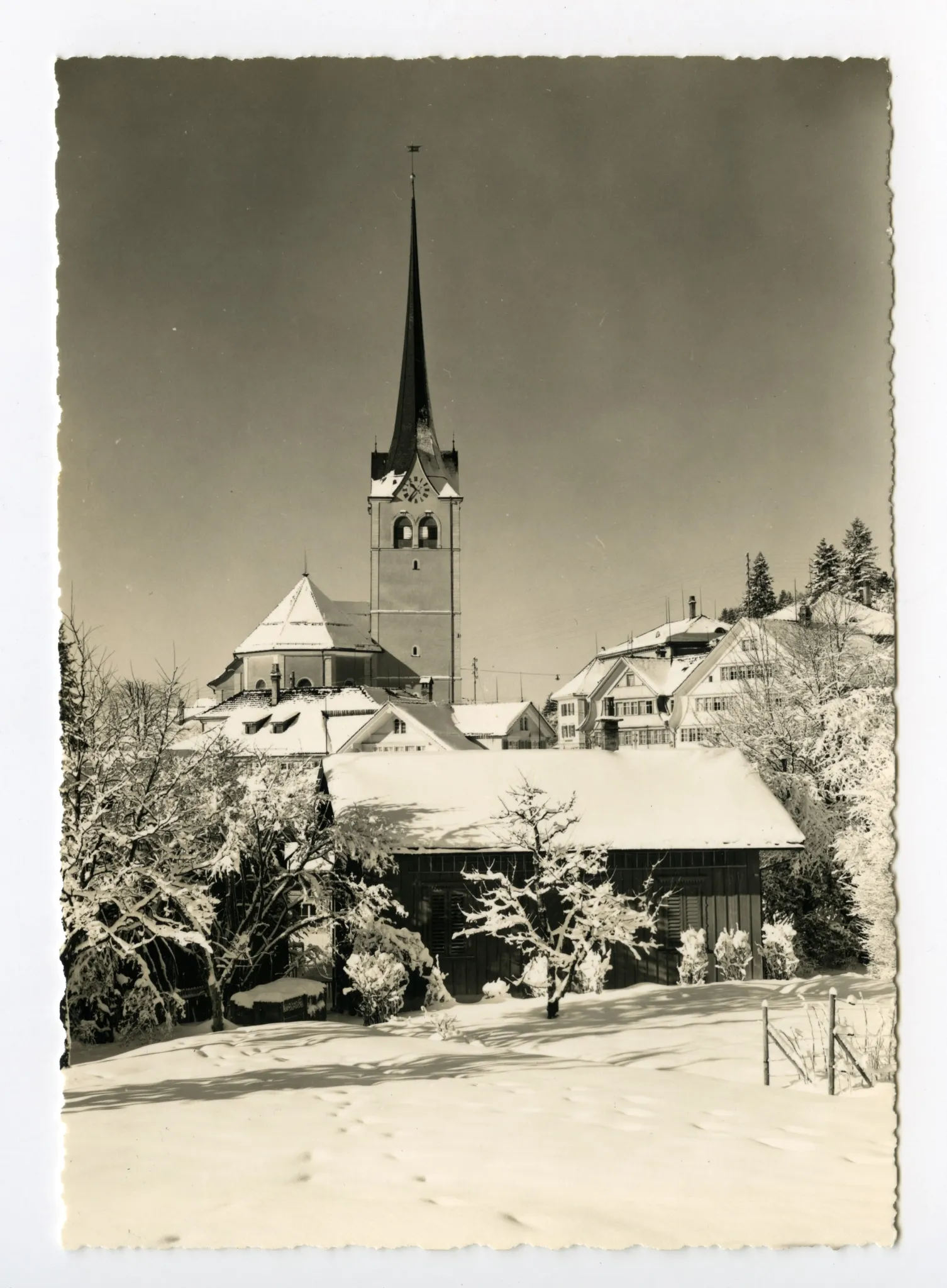 „Hecht“ und Kornhändlerhaus (beide z.T. verdeckt), Grubenmannkirche. Blick Richtung Westen