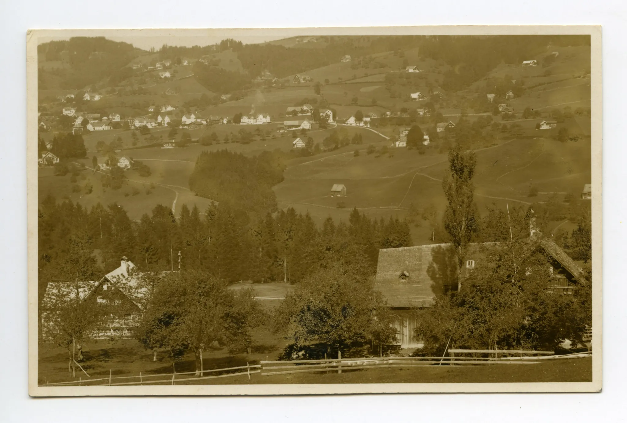 vom Gebiet Nord aus gesehen. Mit Krankenhaus und Bad Sonder. Blick zur Schäflisegg