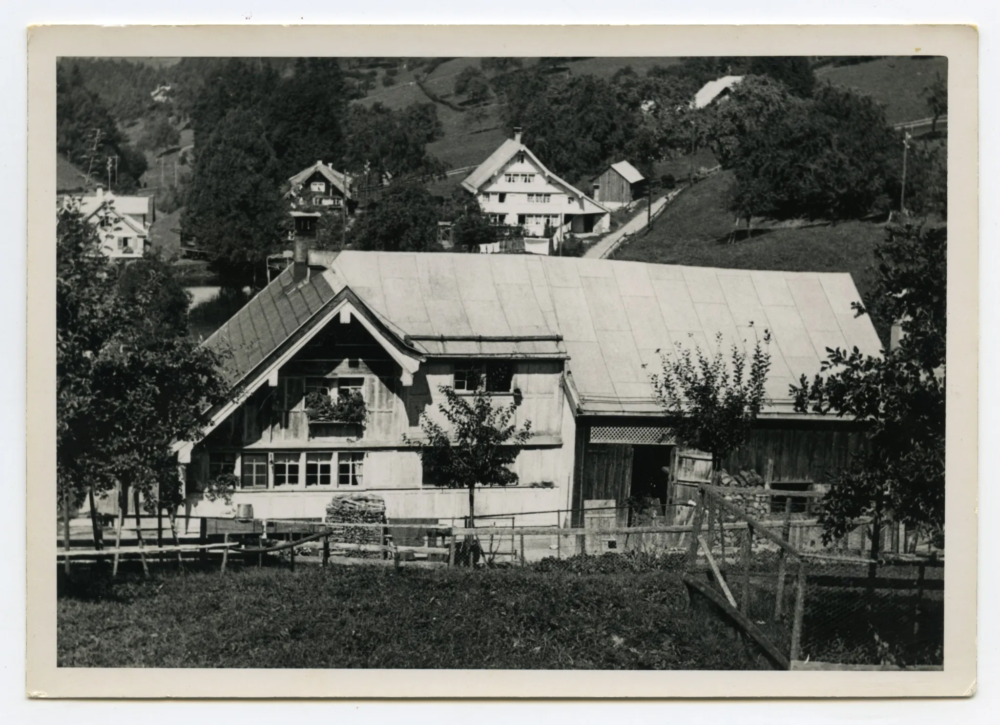 Karte 1: Karte mit zwei Ansichten: oben: Haus Kohlgaden unten: Blick auf Säntis von Nordwest; Karte 2: Ansicht mit weiteren Häusern im Hintergrund