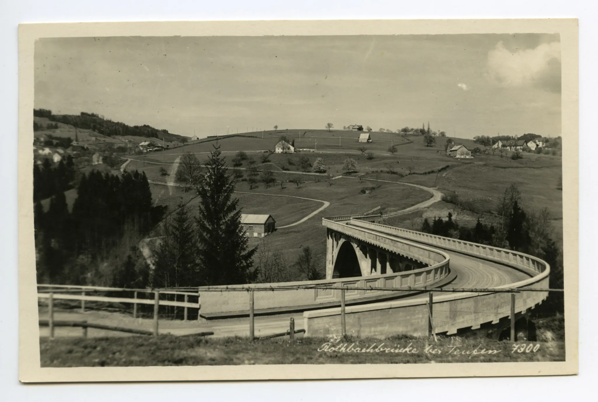 Ansicht der Brücke aus Südwesten mit Strassenverlauf Richtung Schönenbüel und Teufen