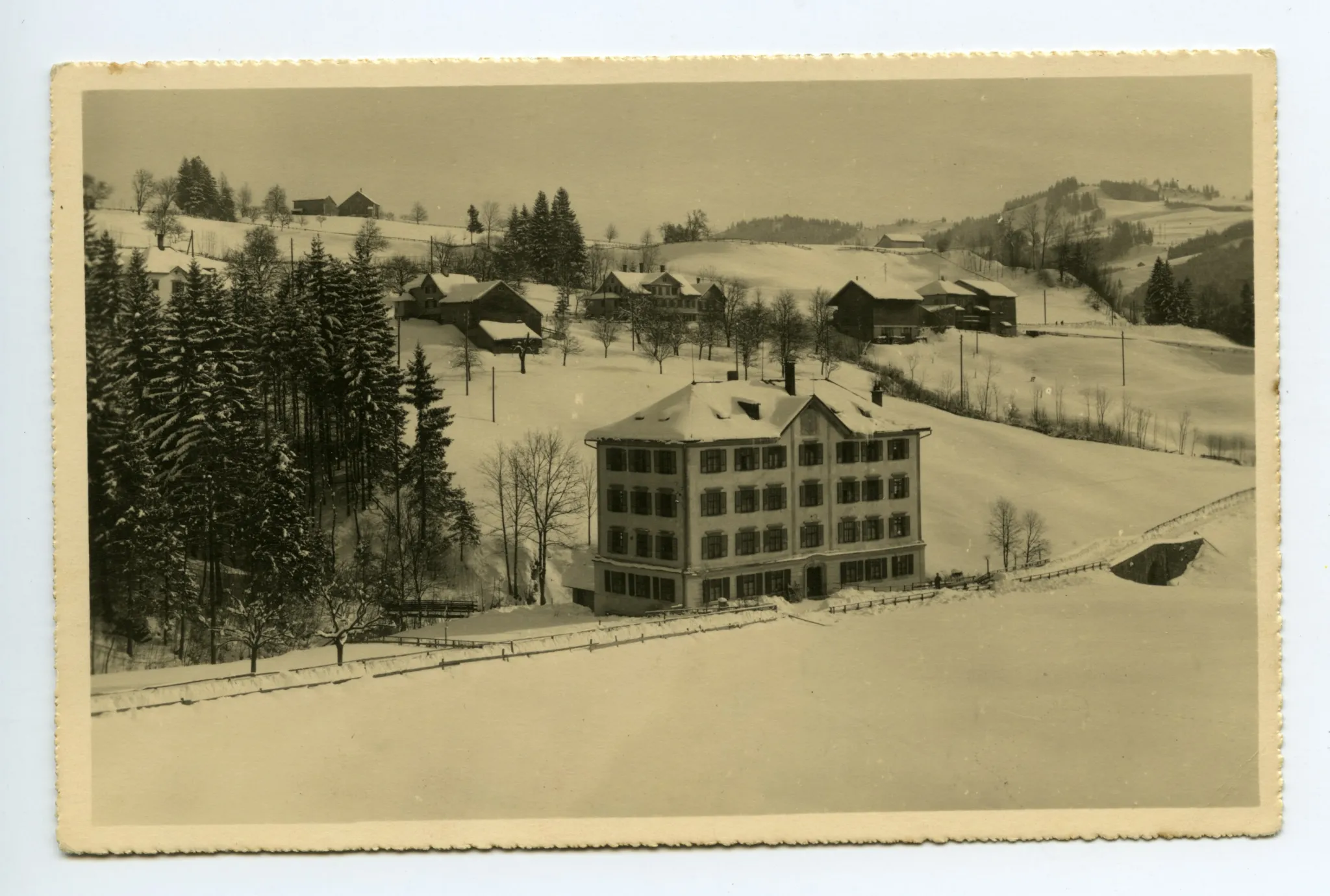 Ansicht von Nordwesten mit Fabrik am Goldibach (ehemals Spinnerei in der Göbsi)