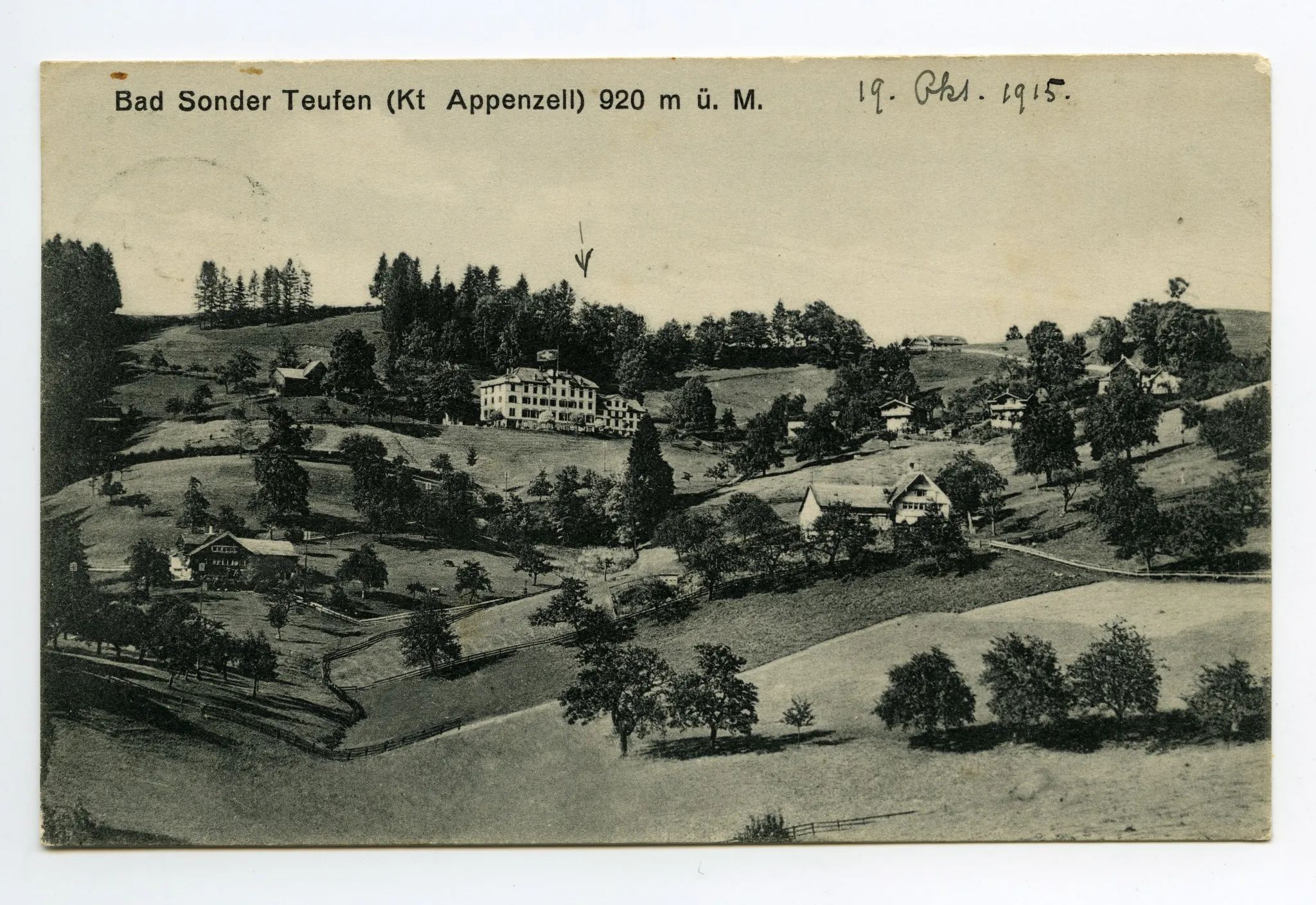 Gesamtansicht aus Süden mit Blick auf Eggen