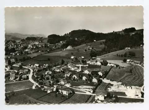 Lortanne, Blick Richtung Gremm/Krankenhaus, Dorfkern