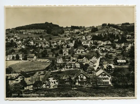 im Vordergrund Schönenbüel/Bächli, mit Krankenhaus, Bahnhof (äusserster Bildrand), Fernblick, Blick zu Frölichsegg, Bad Sonder, Schäflisegg