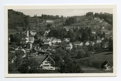 Erweiterungsbau West des Krankenhauses im Bau. Blick zu Bad Sonder, Schäflisegg