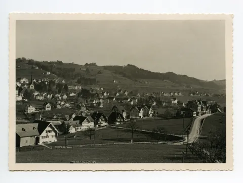 Grubenmannkirche, Lortanne. Krankenhausanbau im Bau! Blick zu den Eggen
