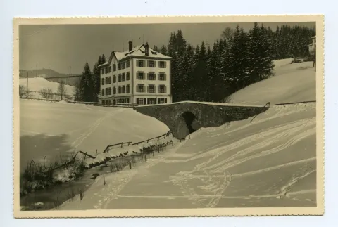 Ansicht von Südwesten mit Fabrik am Goldibach (ehemals Spinnerei in der Göbsi)