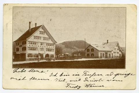Ansicht aus Süden mit zweitem Haus „Dependance Sanitas“